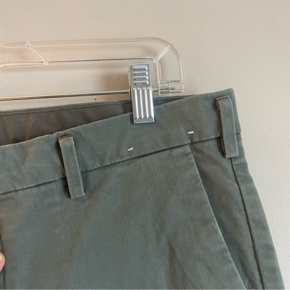 Uniqlo Green Chino Pants with Straight Leg - Picture 5 of 11